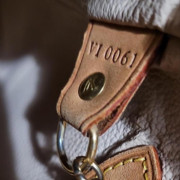 LV Bucket 23 - Picture 14 of 14